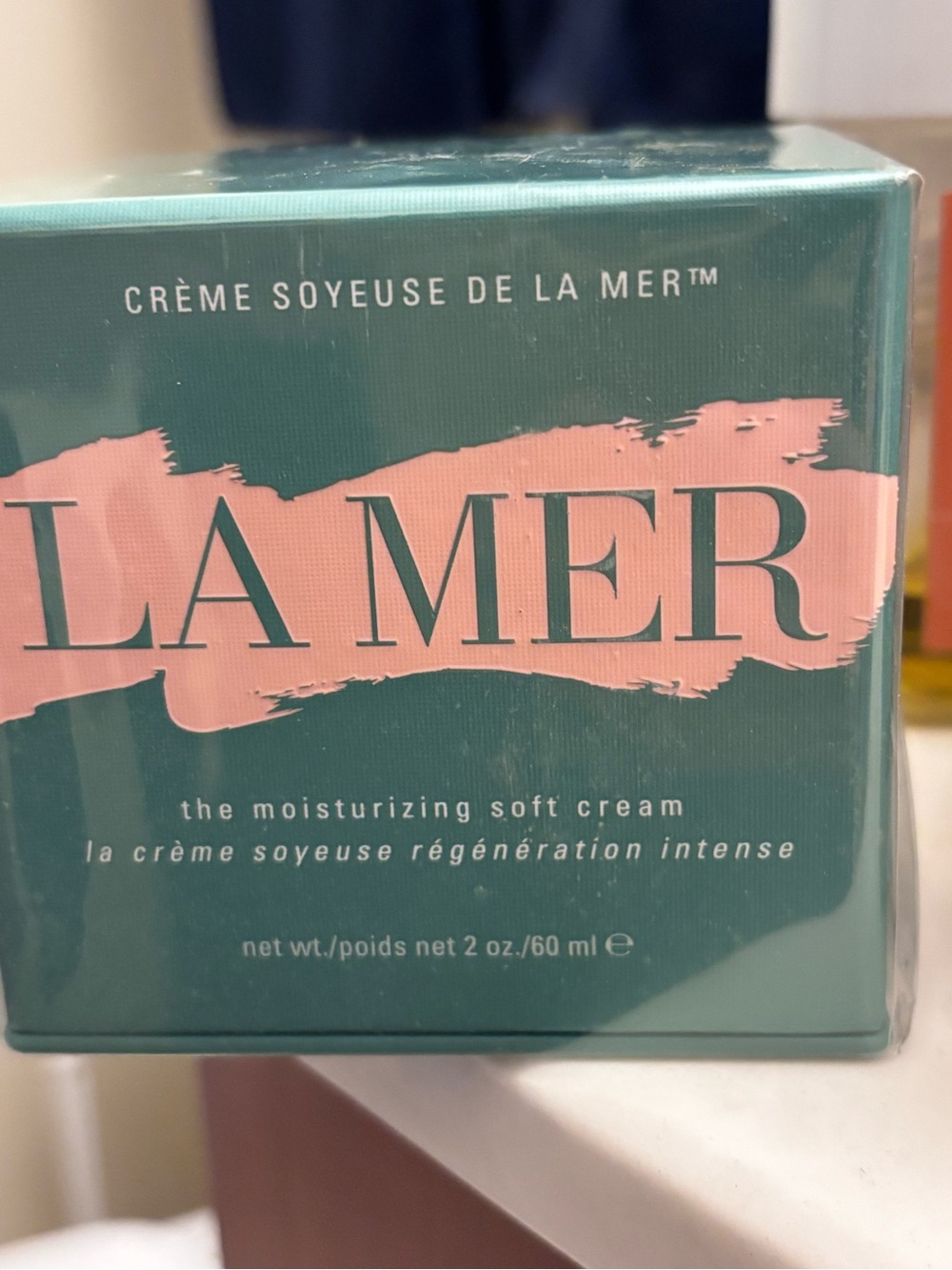 La Mer Moisturizing Soft Cream — Teal & Pink Accent